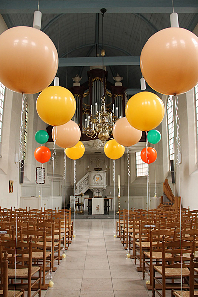 balloons for ceremony decor
